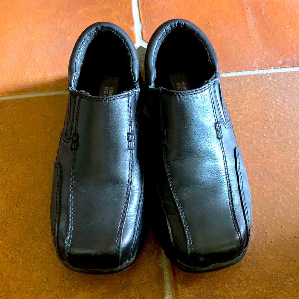Dress shoes